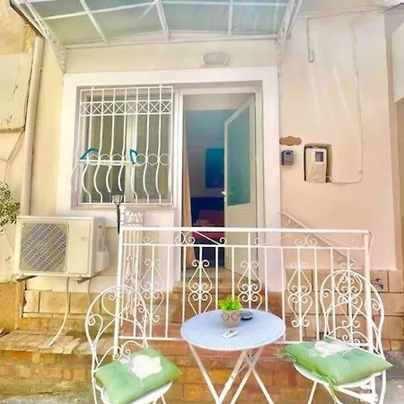 Appartamento La Casa Di Fay Al Porto Mantouki